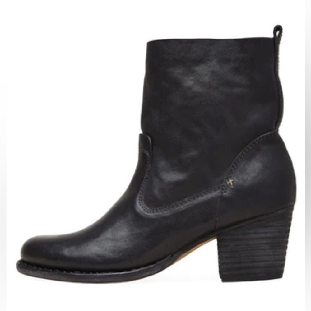 Rag & Bone Black Leather Goodyear Welt Slouchy Ankle 2" heeled Booties size 5.5